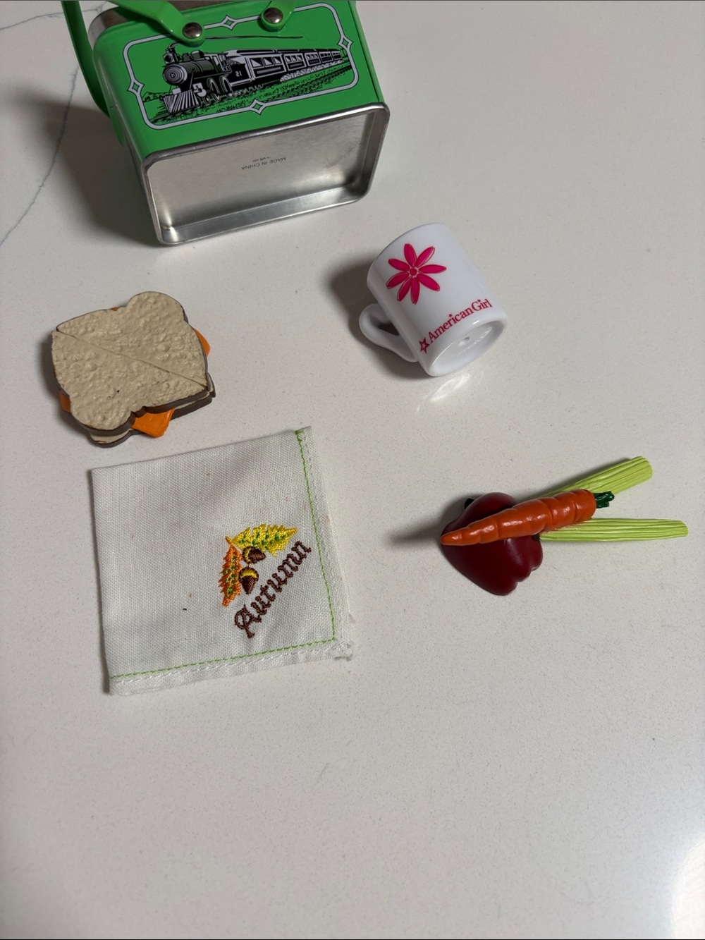 American Girl Kit Lunchbox - Picture 2 of 4